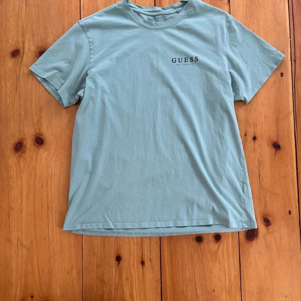 GUESS Los Angeles Sage Green Logo Tee Size L - Picture 6 of 9